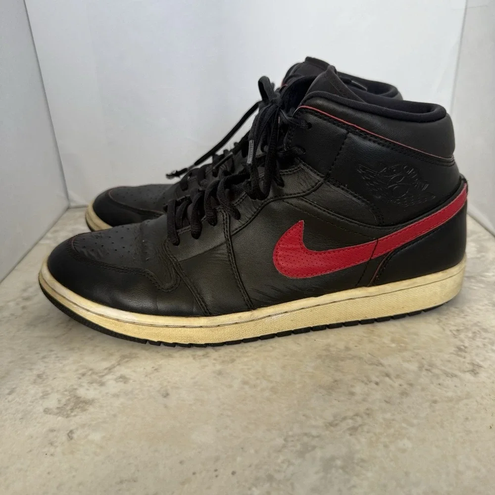 Nike Air Jordan 1 Mid Black Team Red 554724-009 Men's Size 10.5 Retro 2016